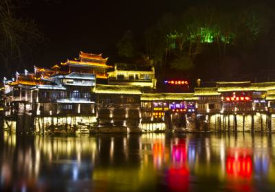 夜游鳳凰古城，感受別樣的古城美
